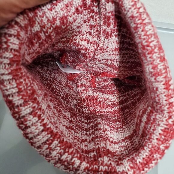 Washington Football Team NFL Women's  Cuff Knit Cap Pom Beanie  OSFA - Picture 4 of 7